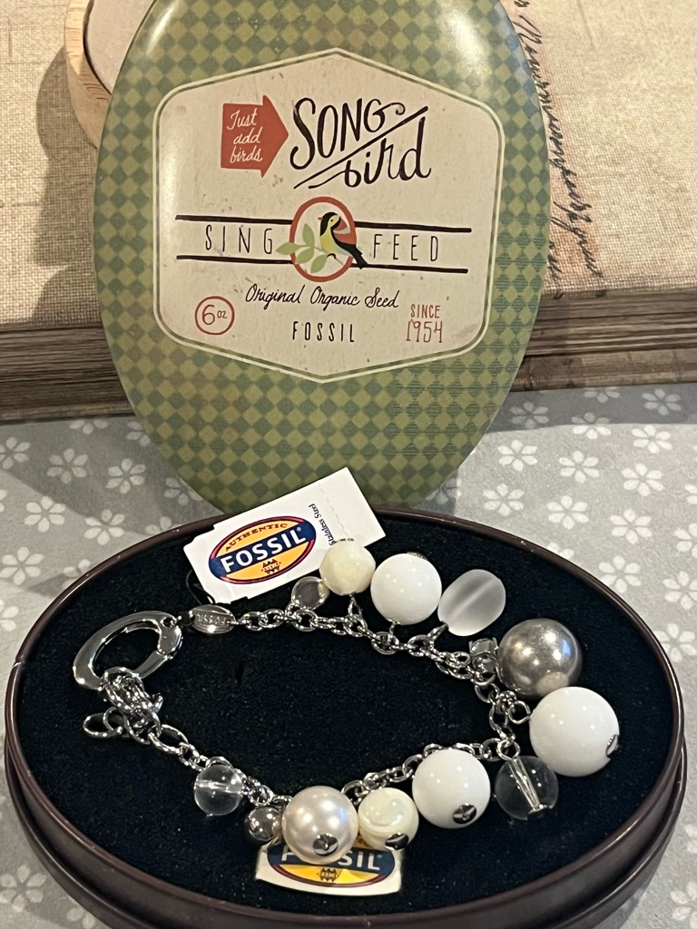 Fossil Silver Tone Bracelet With White Silver And Clear Beads Nwt In Tin Box